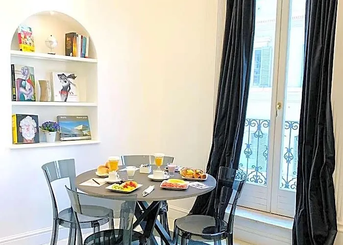 Via Del Corso Oda ve Kahvaltı 4*